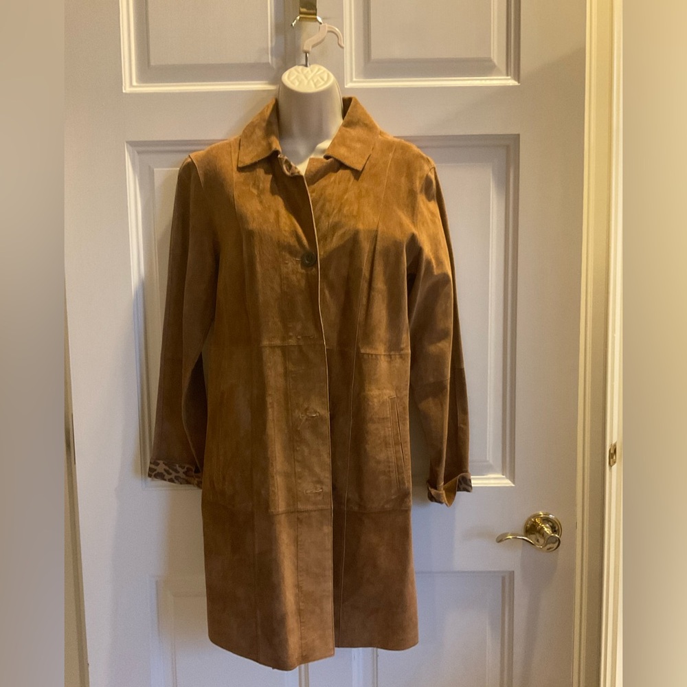 Harold's Women’s size small reversible Carmel/leopard Suede Trench Coat NWOT